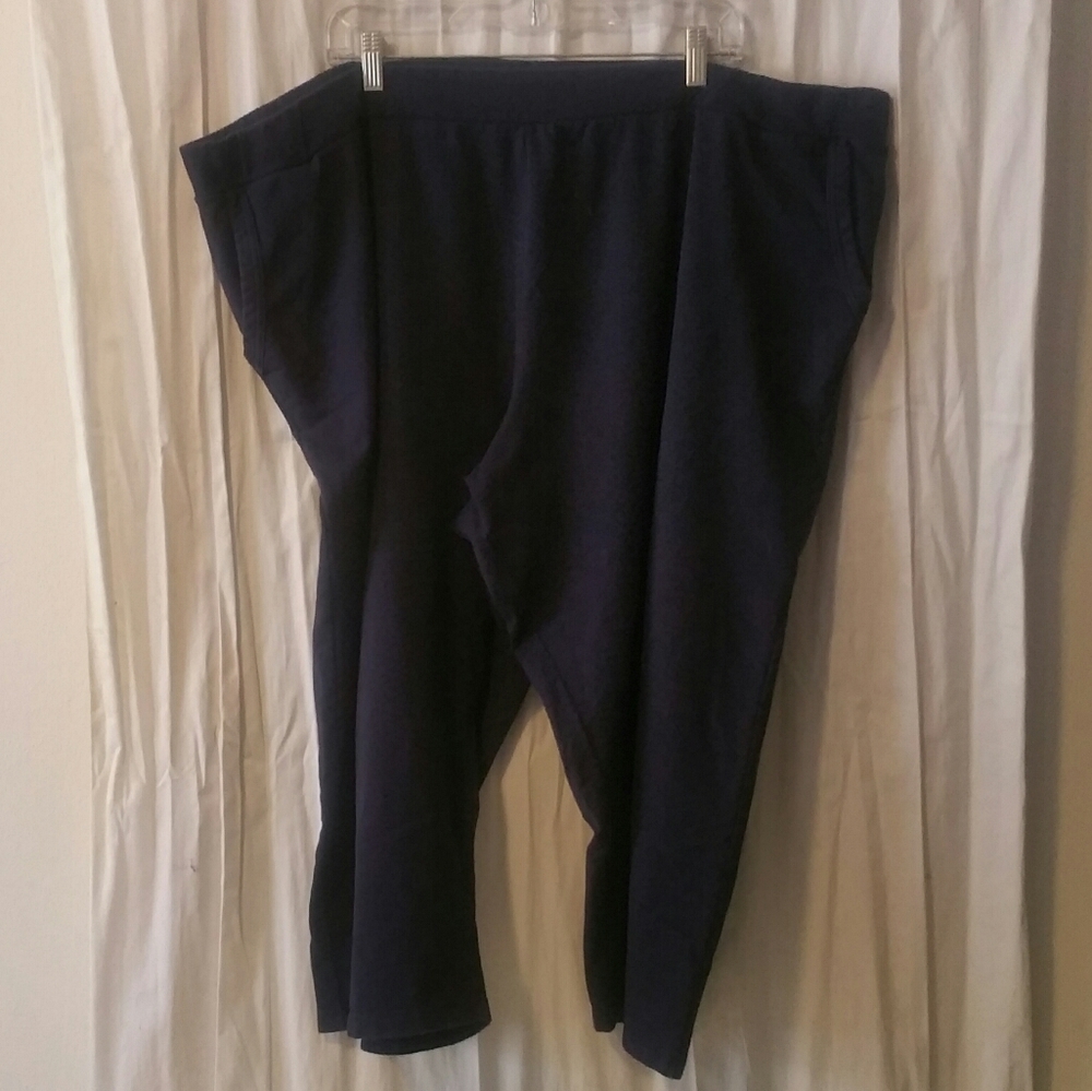 Navy cotton knit capris, 30W/32W